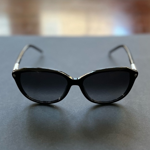 Chloé Black Round Sunglasses CL2253 main image 6